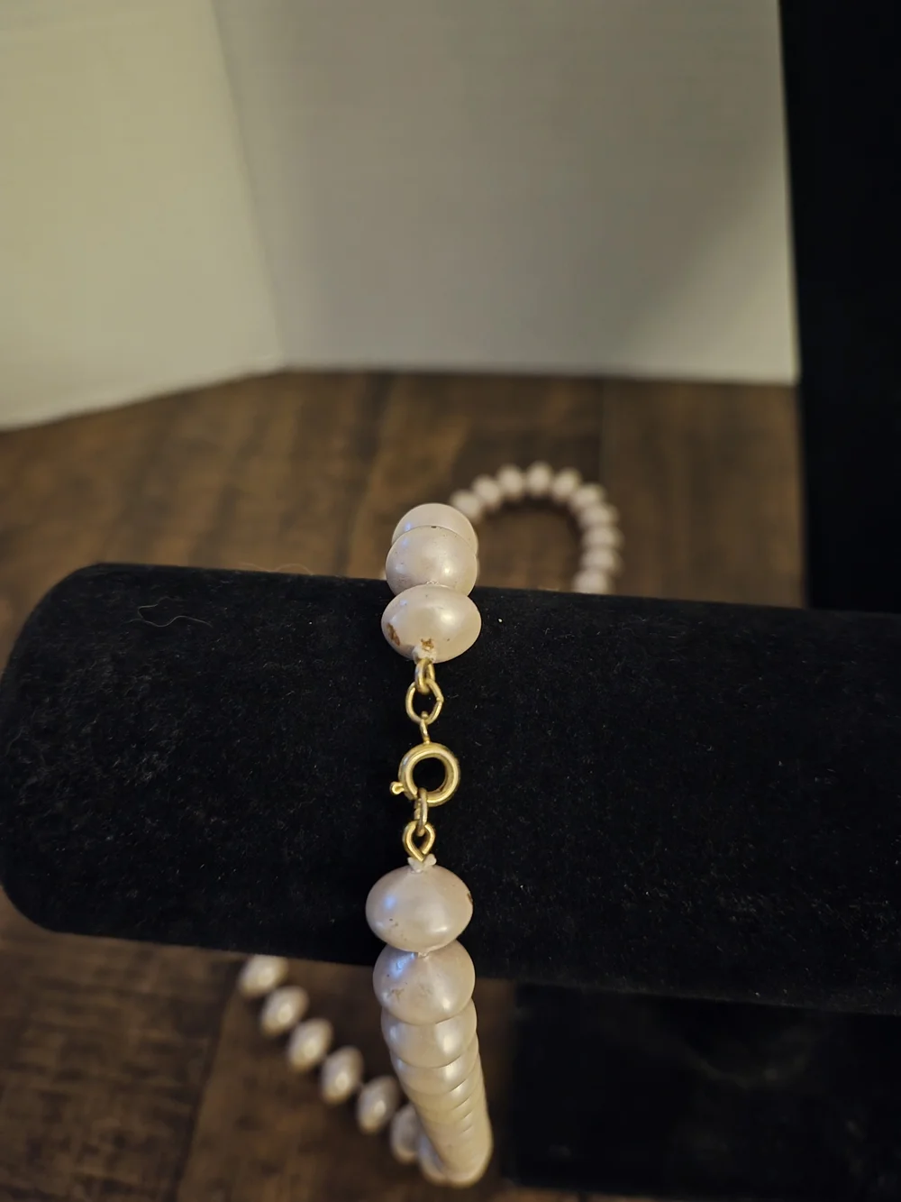 Pearl Teardrop Necklace - Cream Pearlescent Strand